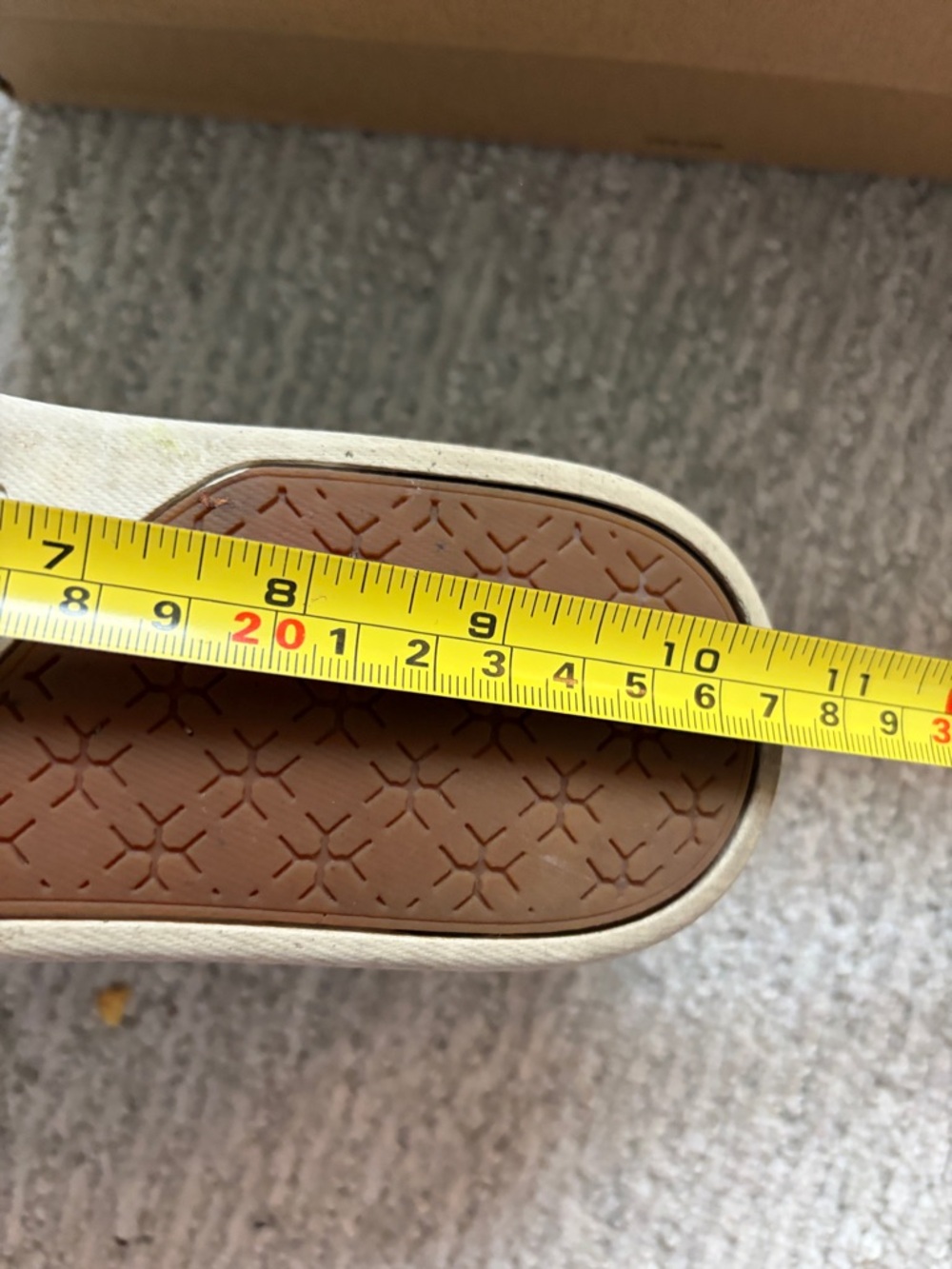 Ugg - Picture 3 of 6